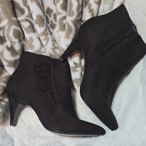 NWOT Kim Rogers Roxanne Booties
